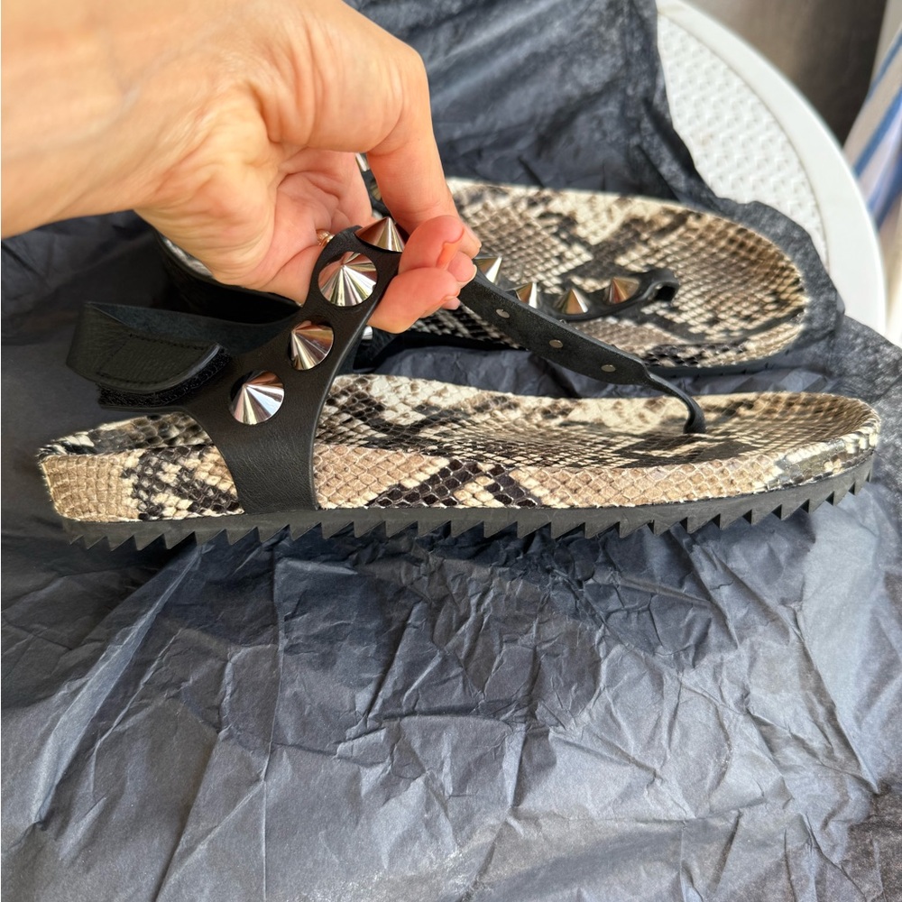 Pedro Garcia Black Textured Sandals - Picture 4 of 6